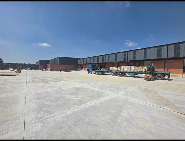 2,776M² WAREHOUSE TO LET IN GOSFORTH PARK